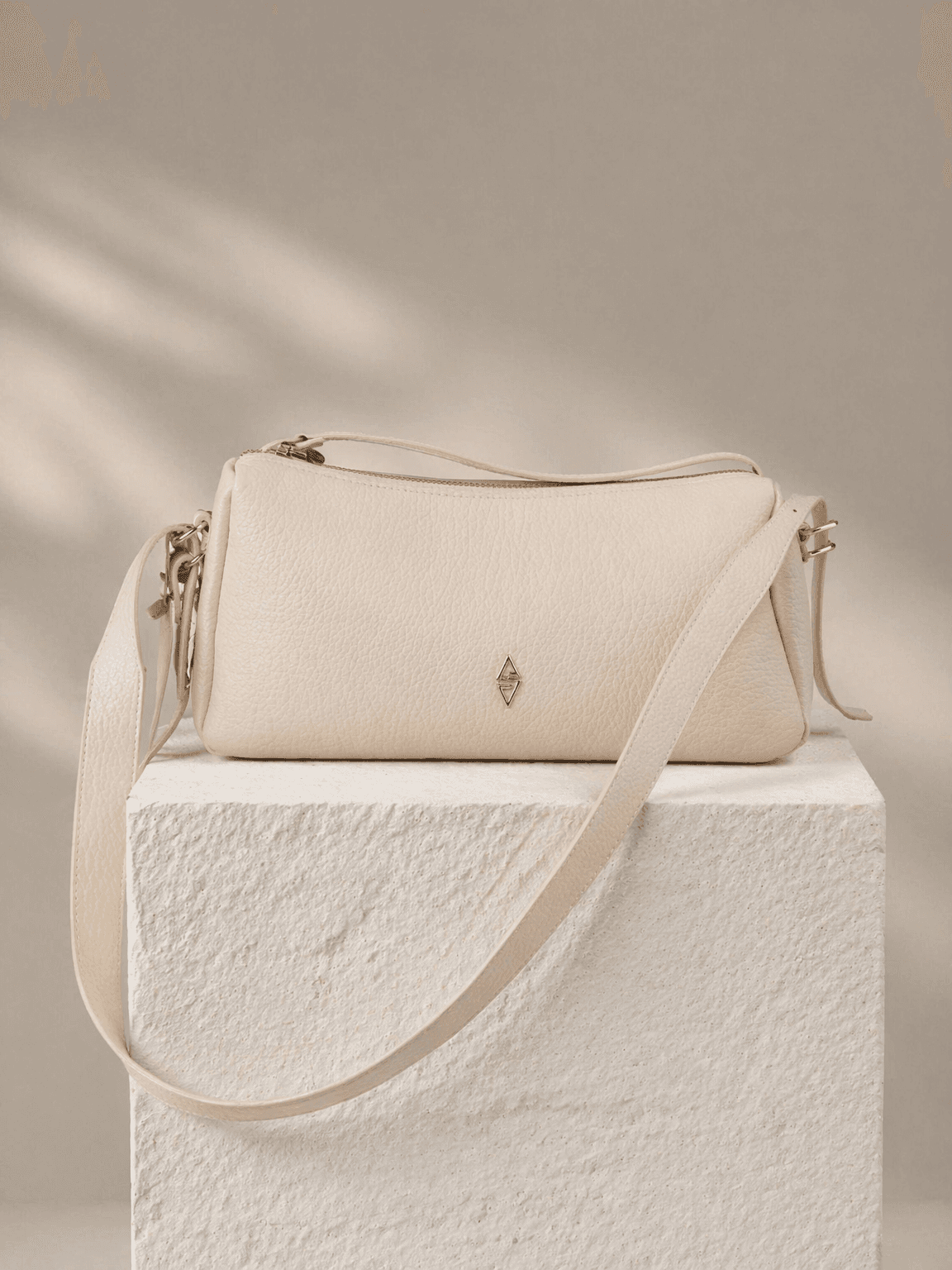 Locked Cross Bag Krem